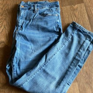 Universal Thread light wash denim jeans Womens size 18L